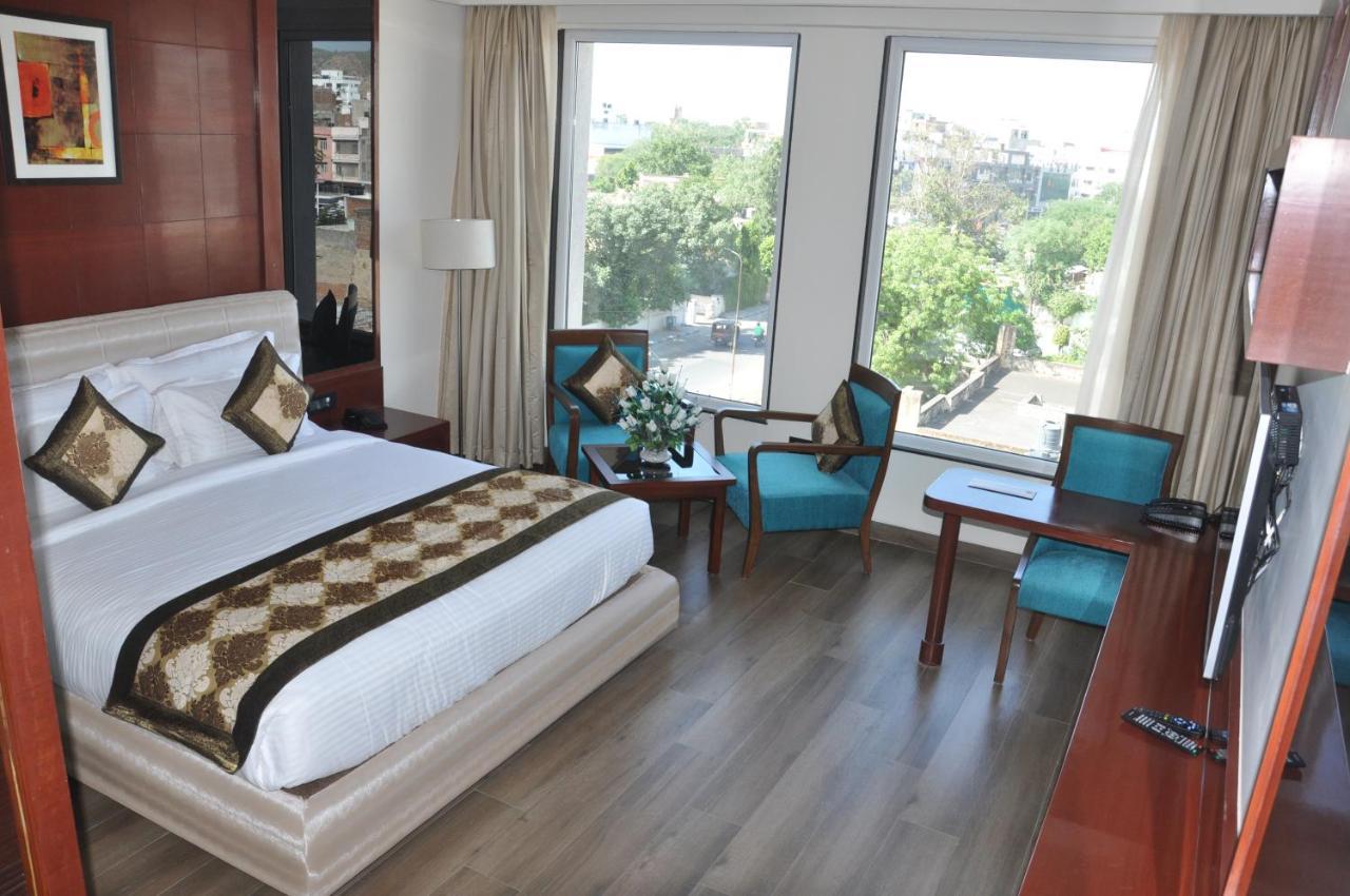 Spree Hotel Jaipur Bagian luar foto